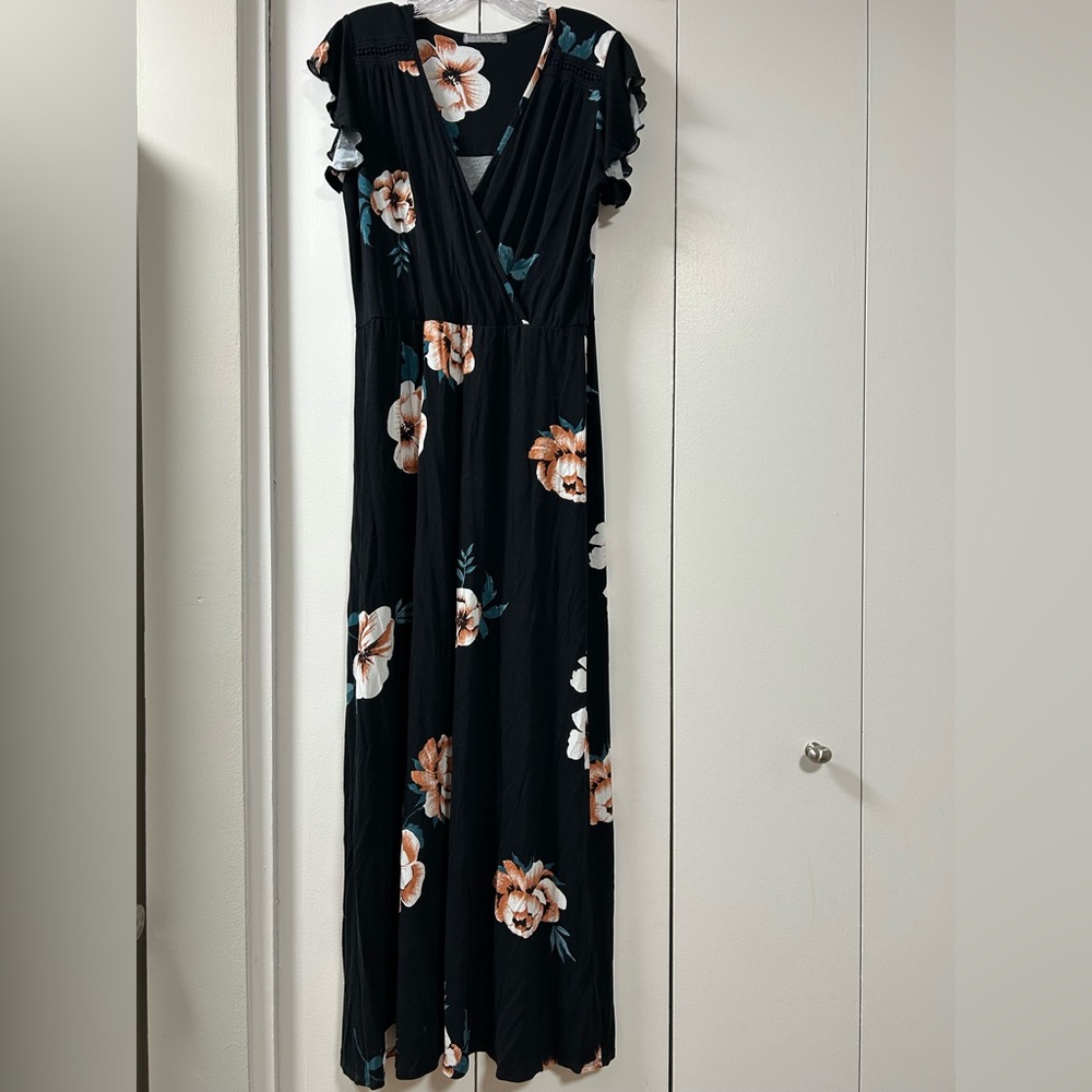 Loveappella Black Floral Maxi Dress